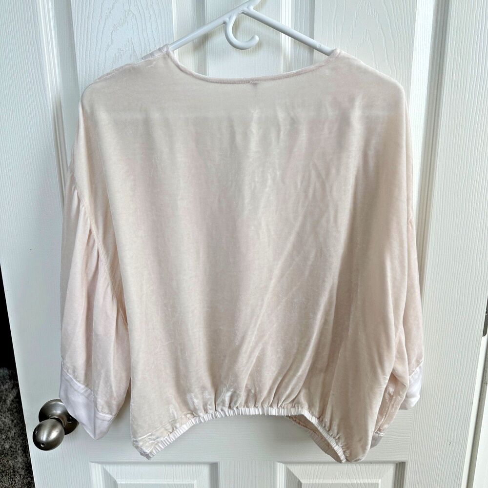 YFB Young Fabulous and Broke Cream White Kimono Sleeve Top M Blouse - Picture 2 of 9